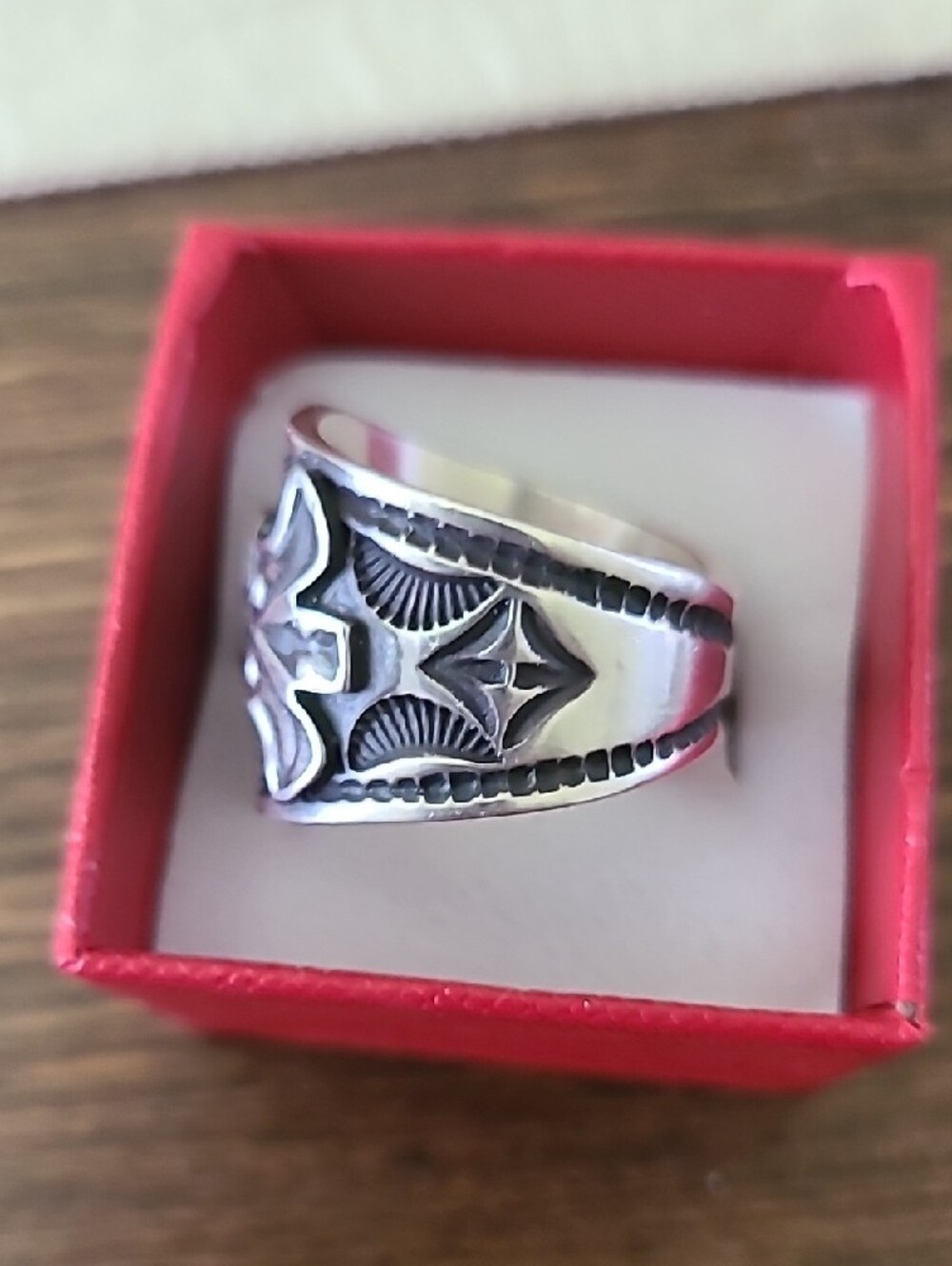 Sterling Silver .925 Artist Signed Heart Motif Wide Band Ring - Picture 2 of 4